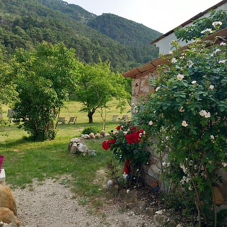 Gite La Mountagna Peyroules Exteriör bild